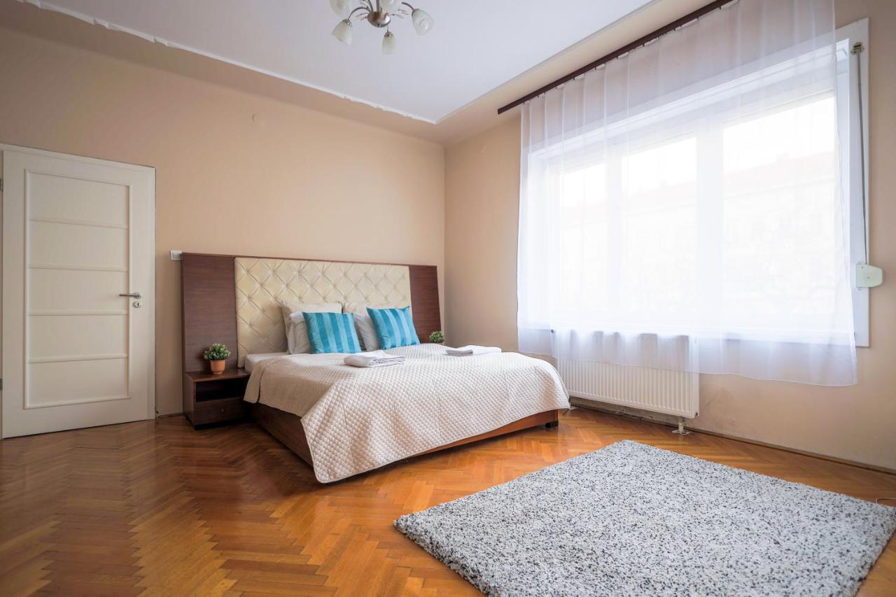 Downtown Vintage Home By Bella Budapest Eksteriør billede